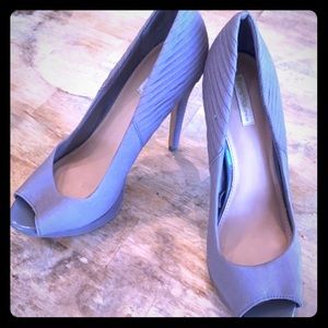 Grey high heels great condition